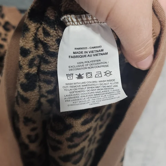 Nike Women's Medium Leopard Print Fleece Sweatshirt - Picture 4 of 4